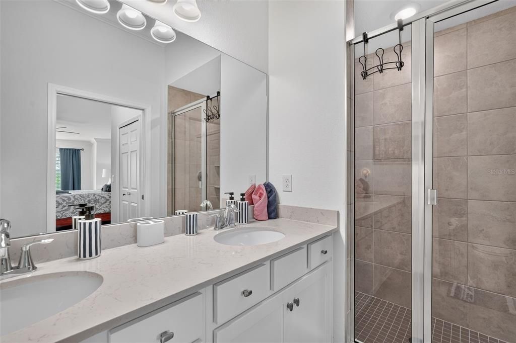 For Rent: $2,300 (2 beds, 2 baths, 1355 Square Feet)