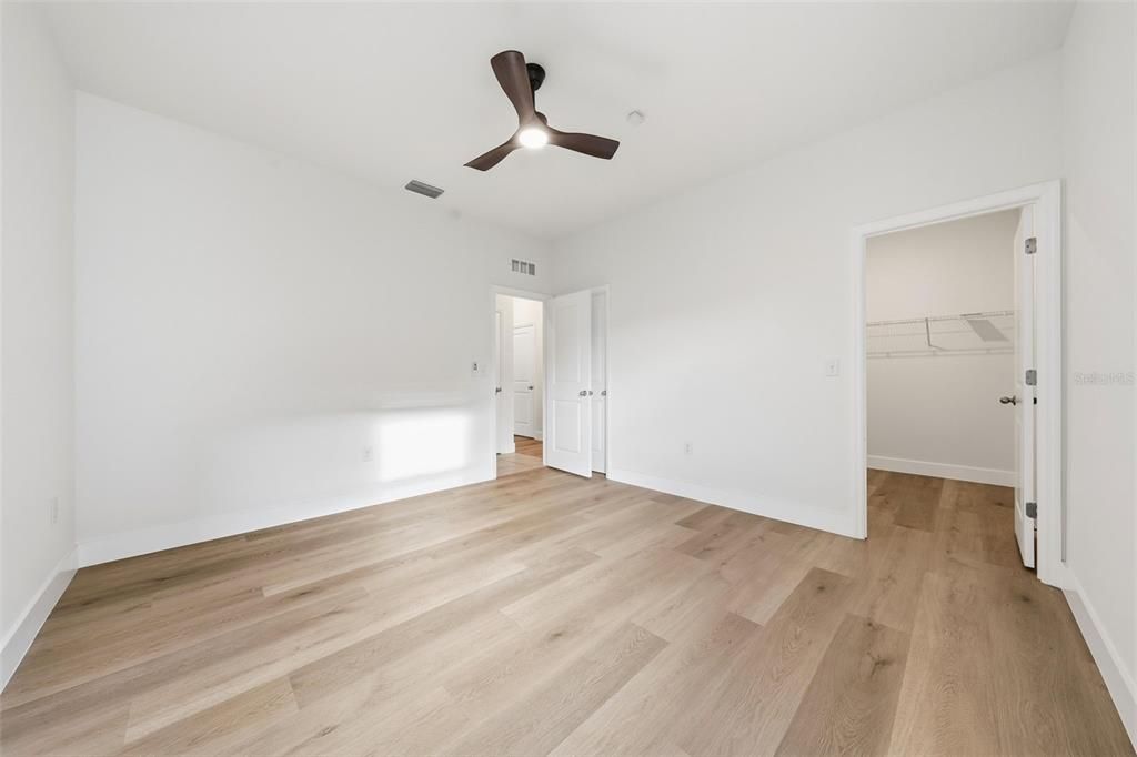 En Venta: $449,000 (5 camas, 4 baños, 4022 Pies cuadrados)