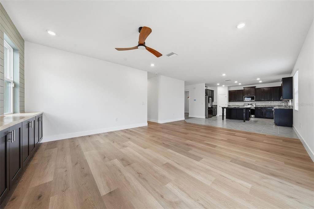 En Venta: $449,000 (5 camas, 4 baños, 4022 Pies cuadrados)