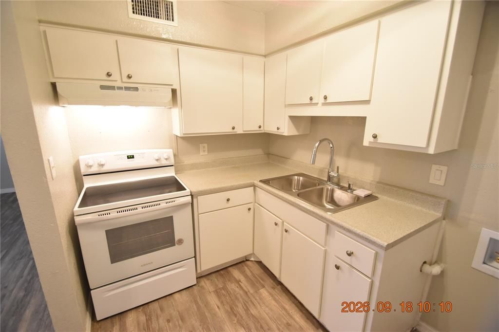 В аренду: $1,395 (1 спален, 1 ванн, 550 Квадратных фут)