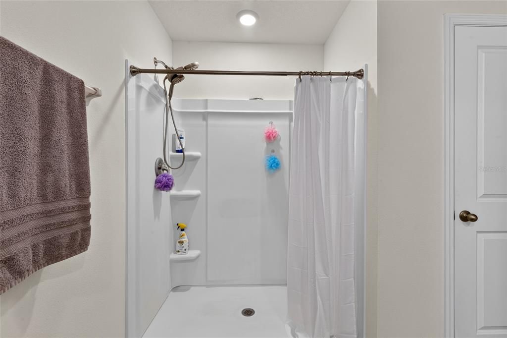 В аренду: $2,650 (5 спален, 3 ванн, 2342 Квадратных фут)