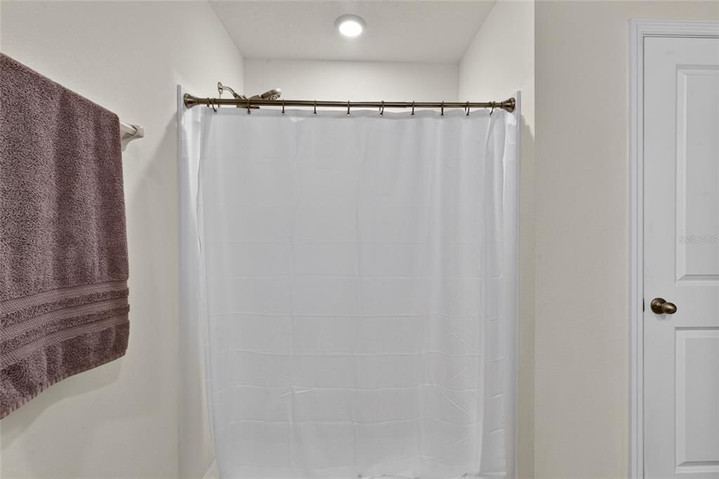 В аренду: $2,650 (5 спален, 3 ванн, 2342 Квадратных фут)