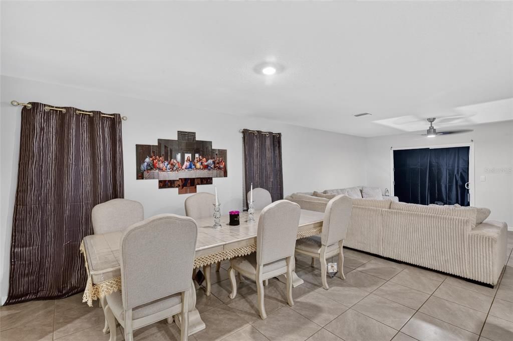 В аренду: $2,650 (5 спален, 3 ванн, 2342 Квадратных фут)