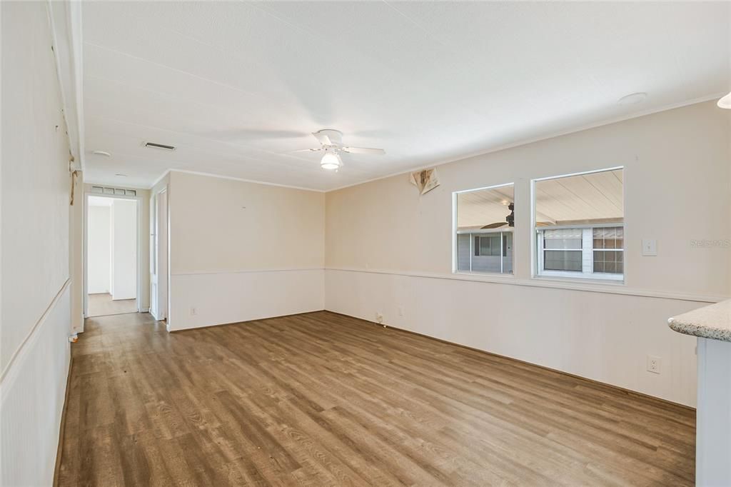 For Sale: $164,900 (2 beds, 2 baths, 1558 Square Feet)