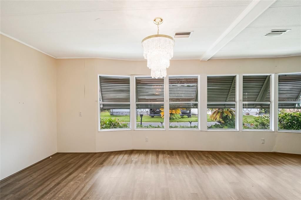 For Sale: $164,900 (2 beds, 2 baths, 1558 Square Feet)