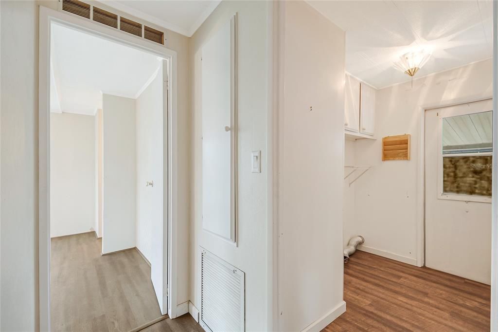 For Sale: $164,900 (2 beds, 2 baths, 1558 Square Feet)