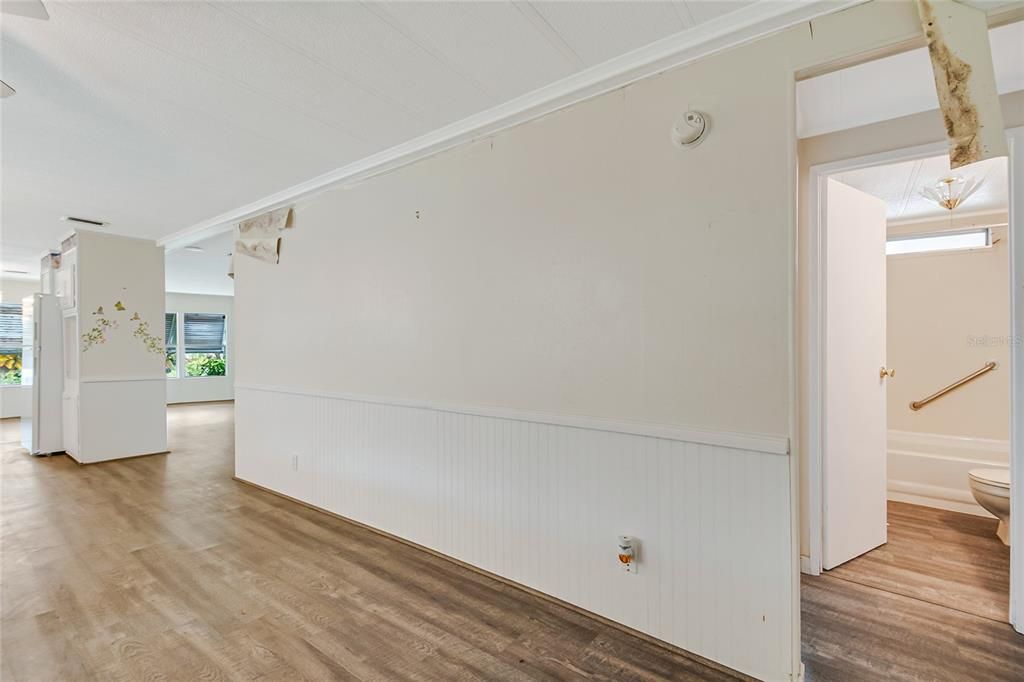 For Sale: $164,900 (2 beds, 2 baths, 1558 Square Feet)