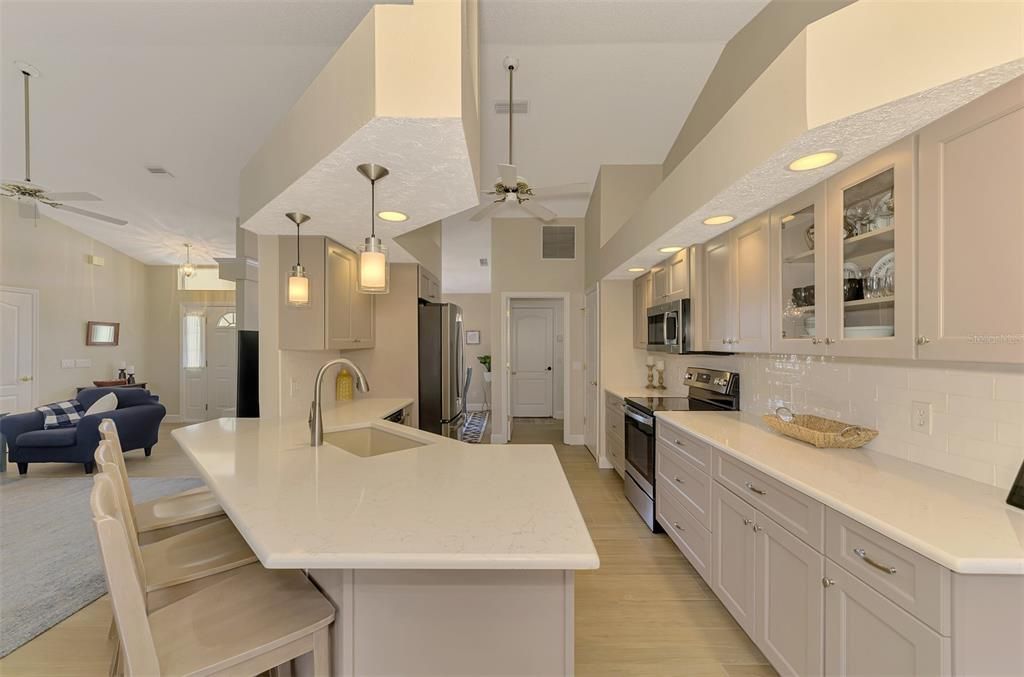 На продажу: $365,000 (3 спален, 2 ванн, 1775 Квадратных фут)