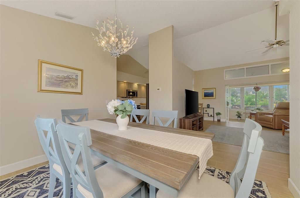 На продажу: $365,000 (3 спален, 2 ванн, 1775 Квадратных фут)