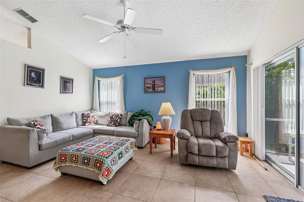 For Sale: $380,000 (4 beds, 3 baths, 1897 Square Feet)