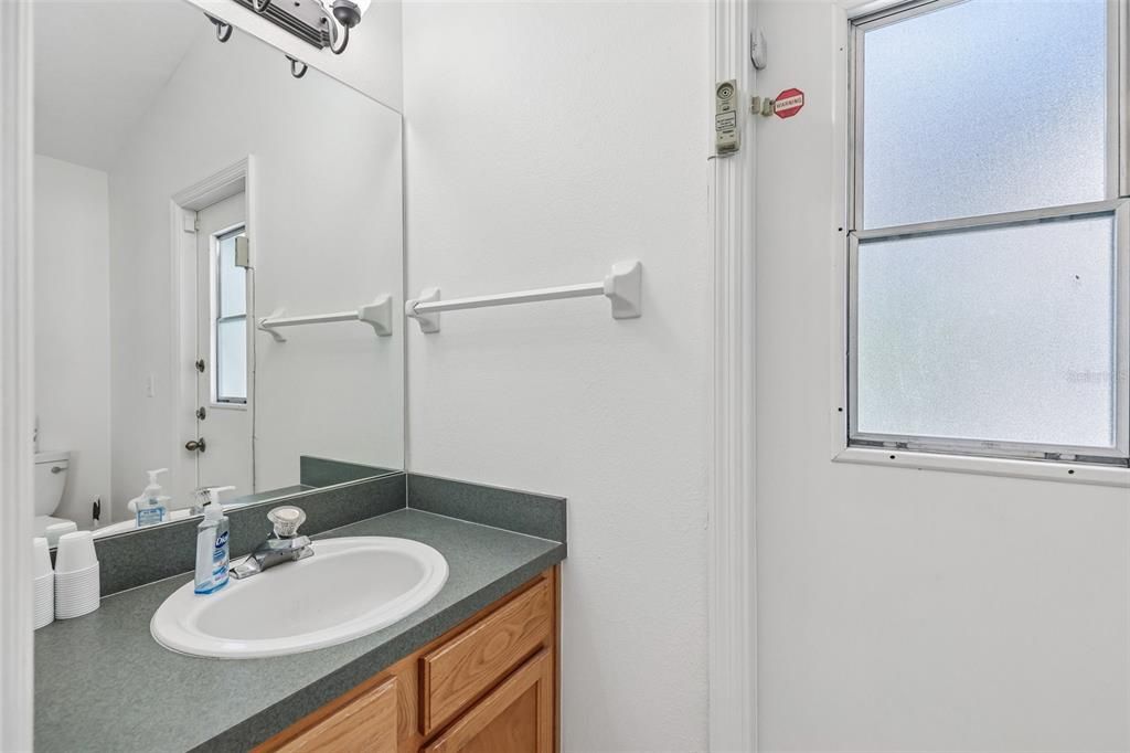For Sale: $380,000 (4 beds, 3 baths, 1897 Square Feet)