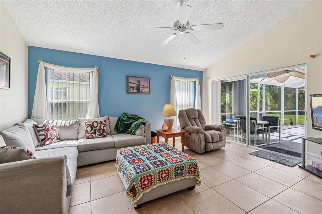For Sale: $380,000 (4 beds, 3 baths, 1897 Square Feet)