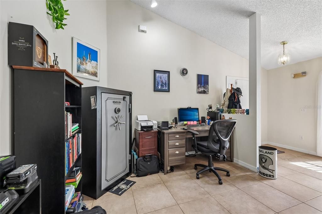 For Sale: $380,000 (4 beds, 3 baths, 1897 Square Feet)