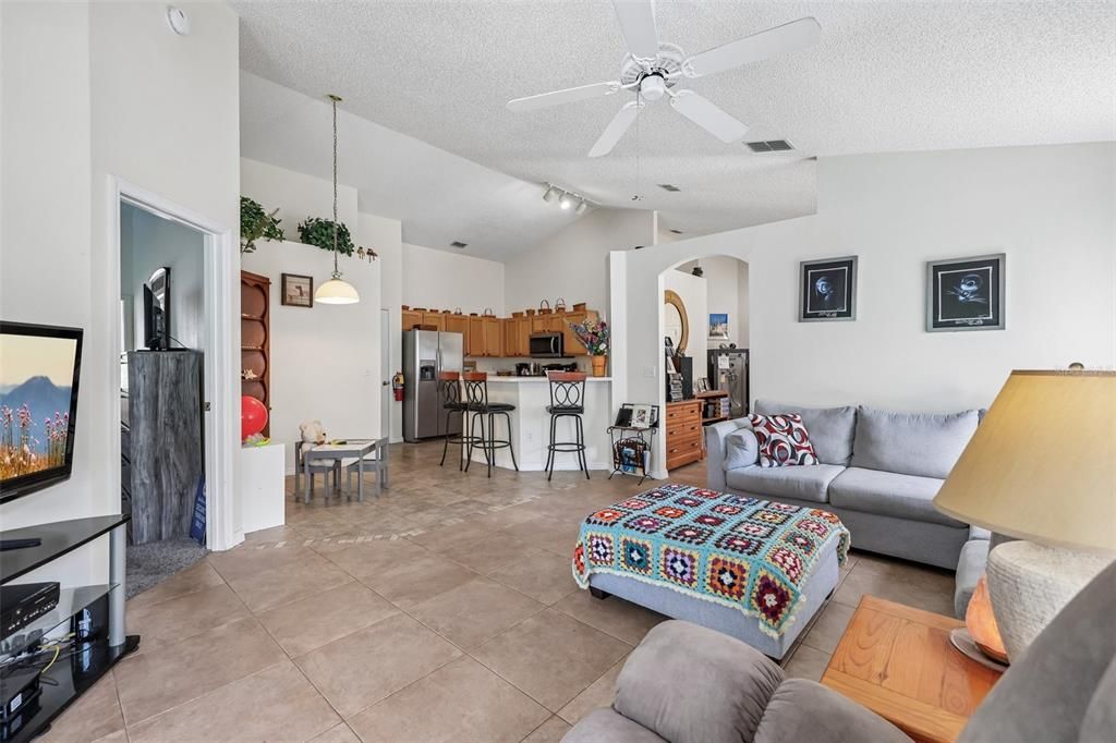 For Sale: $380,000 (4 beds, 3 baths, 1897 Square Feet)