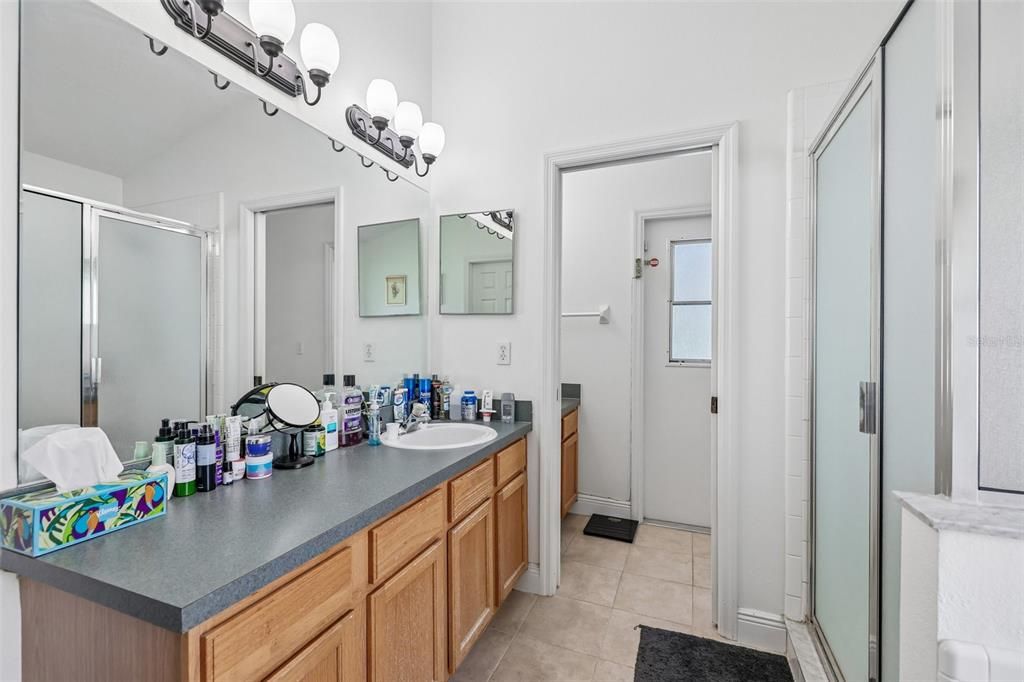 For Sale: $380,000 (4 beds, 3 baths, 1897 Square Feet)