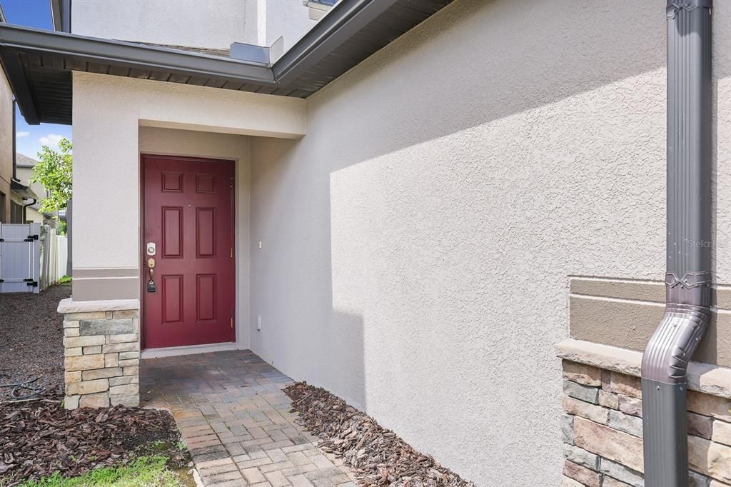 For Rent: $2,600 (4 beds, 2 baths, 2109 Square Feet)