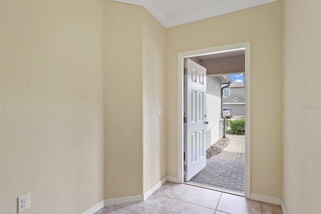 For Rent: $2,600 (4 beds, 2 baths, 2109 Square Feet)