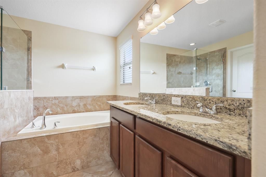 For Rent: $2,600 (4 beds, 2 baths, 2109 Square Feet)