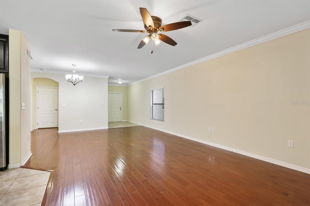 For Rent: $2,600 (4 beds, 2 baths, 2109 Square Feet)