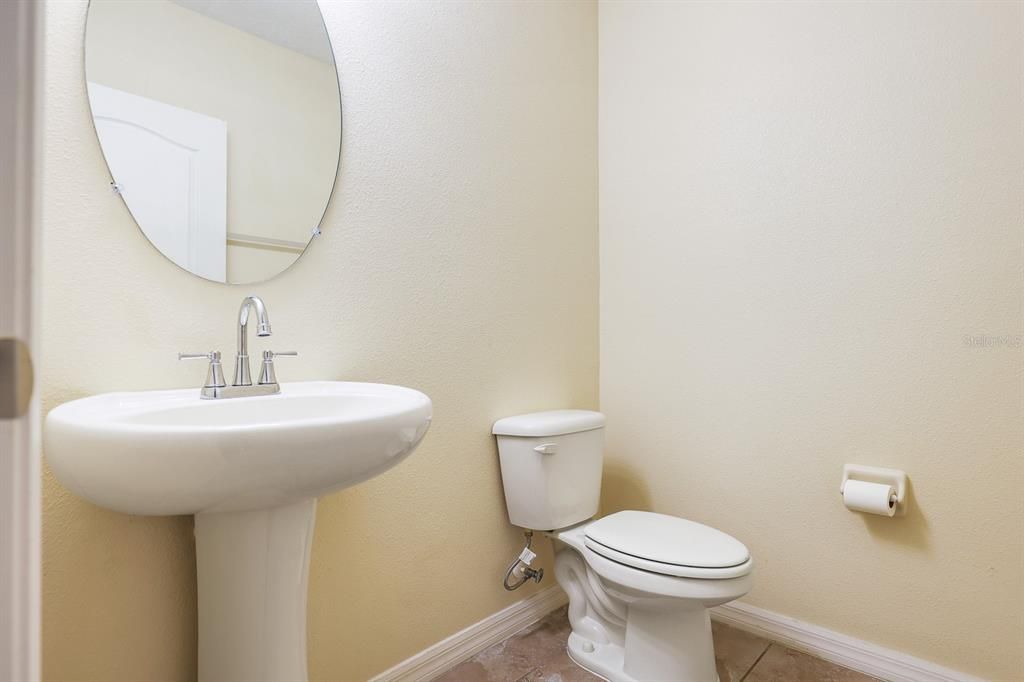 For Rent: $2,600 (4 beds, 2 baths, 2109 Square Feet)