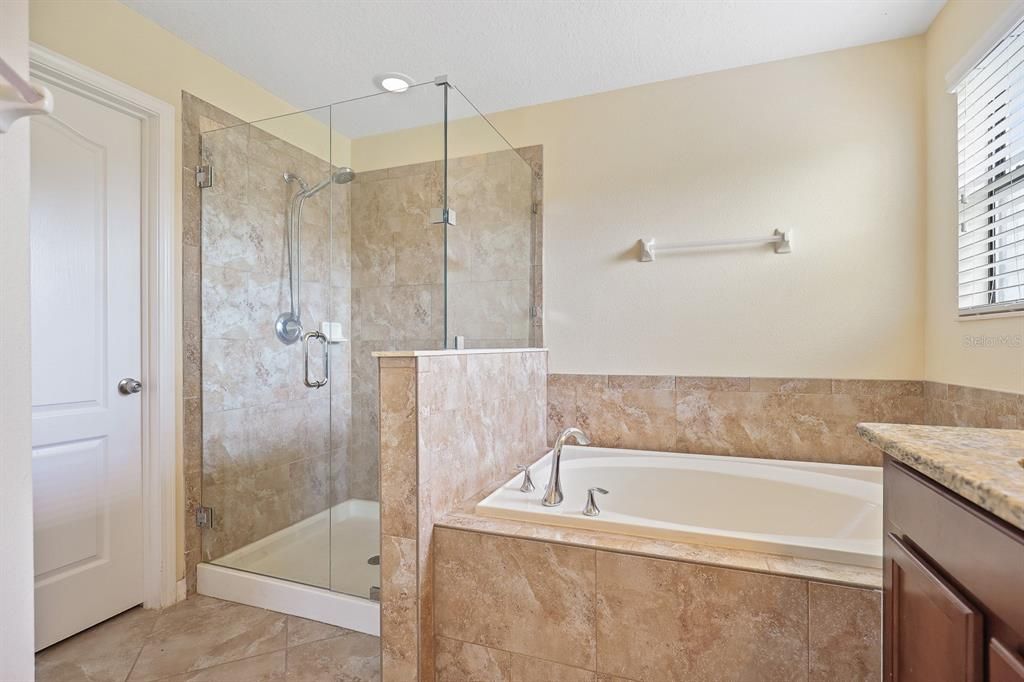 For Rent: $2,600 (4 beds, 2 baths, 2109 Square Feet)