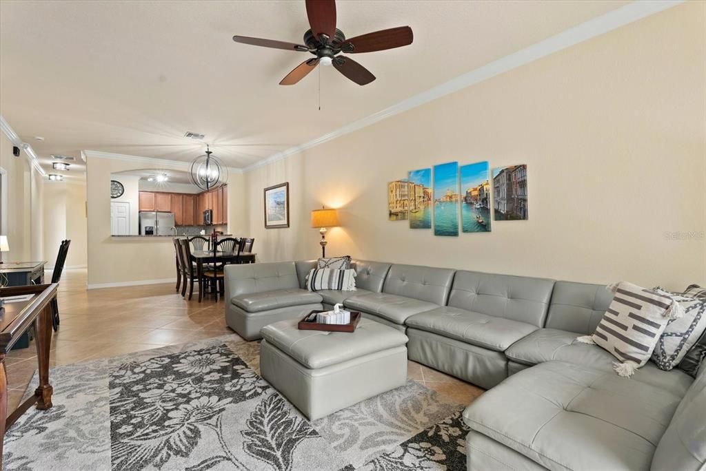 En Venta: $319,000 (3 camas, 2 baños, 1420 Pies cuadrados)