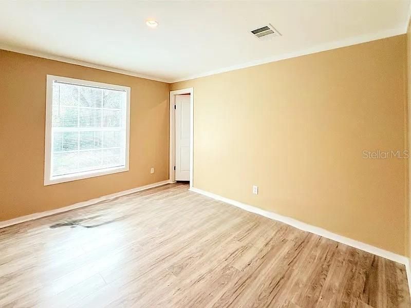 For Sale: $148,000 (3 beds, 2 baths, 1080 Square Feet)
