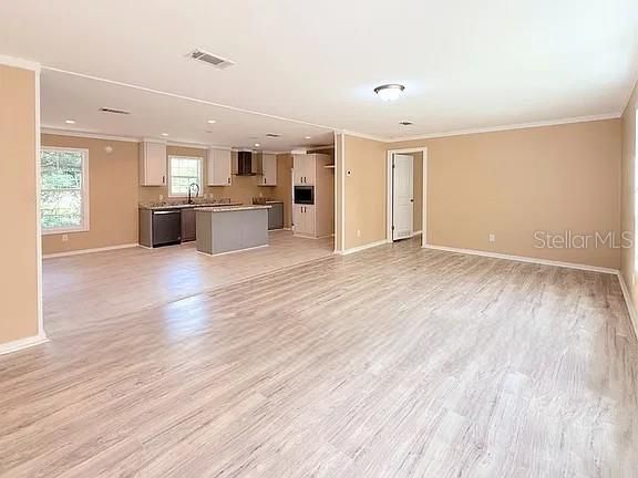 For Sale: $148,000 (3 beds, 2 baths, 1080 Square Feet)