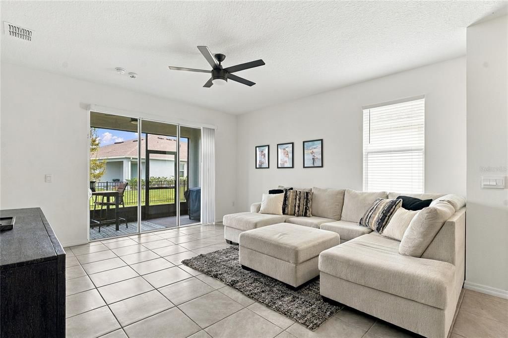 For Sale: $344,900 (3 beds, 2 baths, 1587 Square Feet)