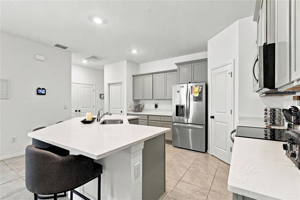 For Sale: $344,900 (3 beds, 2 baths, 1587 Square Feet)