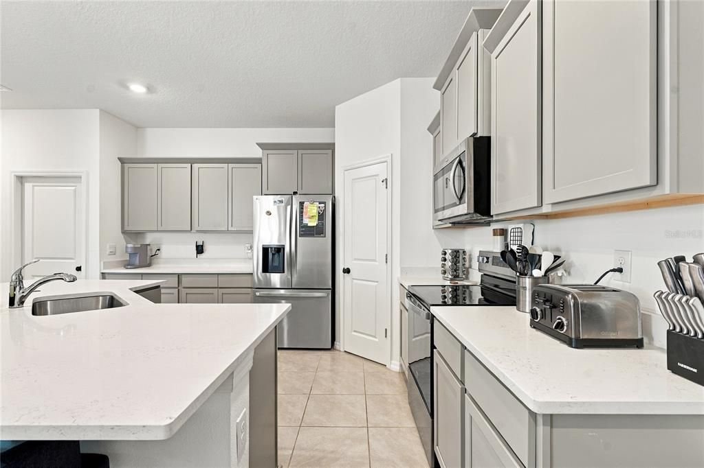 For Sale: $344,900 (3 beds, 2 baths, 1587 Square Feet)