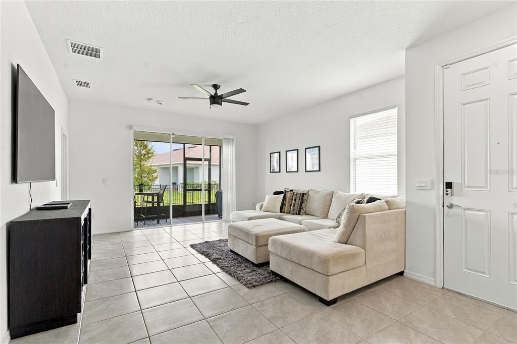 For Sale: $344,900 (3 beds, 2 baths, 1587 Square Feet)