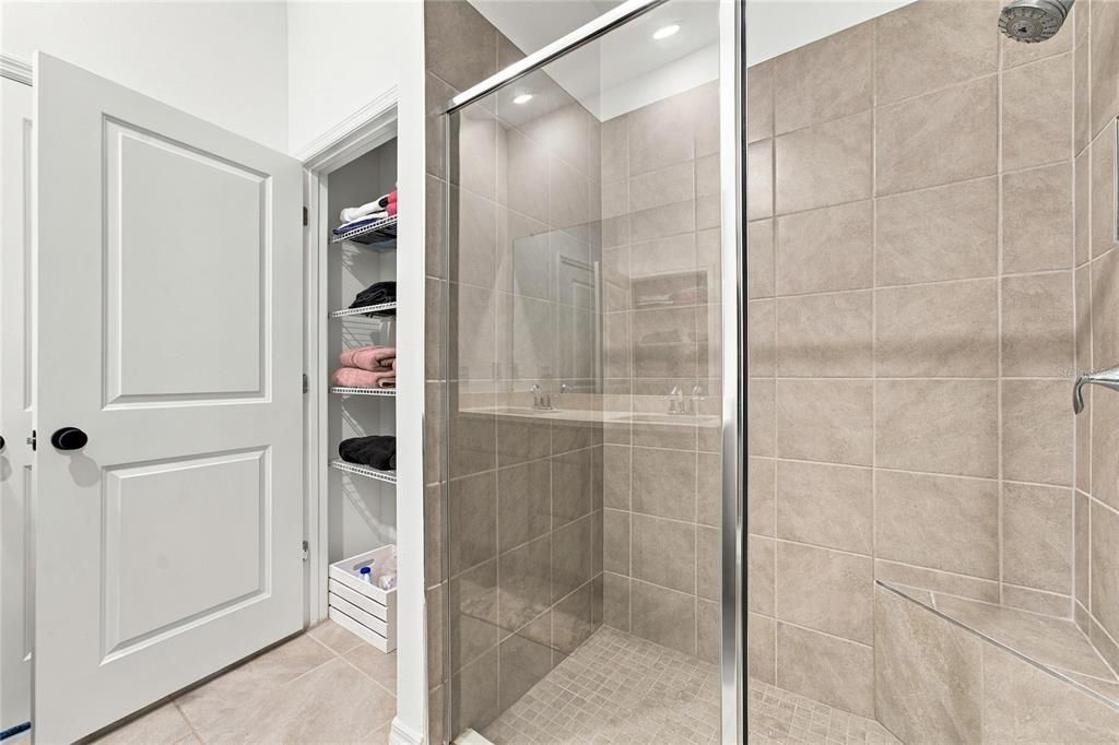 For Sale: $344,900 (3 beds, 2 baths, 1587 Square Feet)