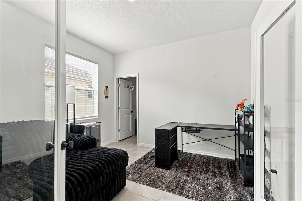 For Sale: $344,900 (3 beds, 2 baths, 1587 Square Feet)
