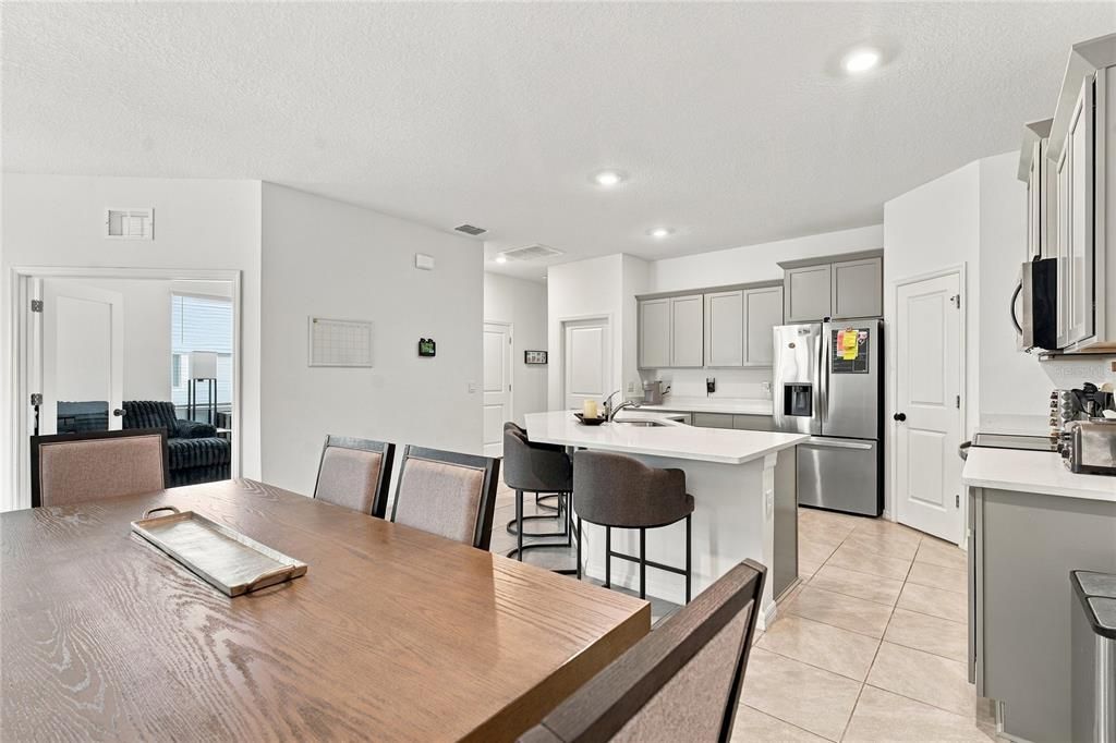 For Sale: $344,900 (3 beds, 2 baths, 1587 Square Feet)