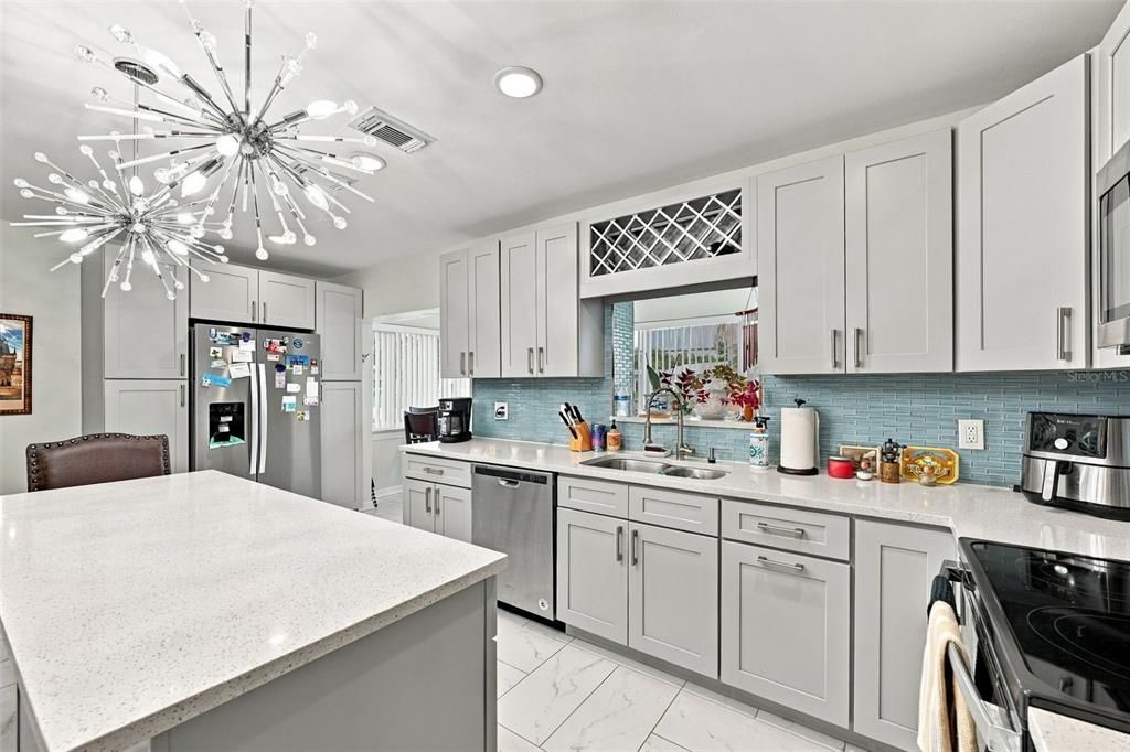 For Sale: $155,900 (2 beds, 2 baths, 1132 Square Feet)