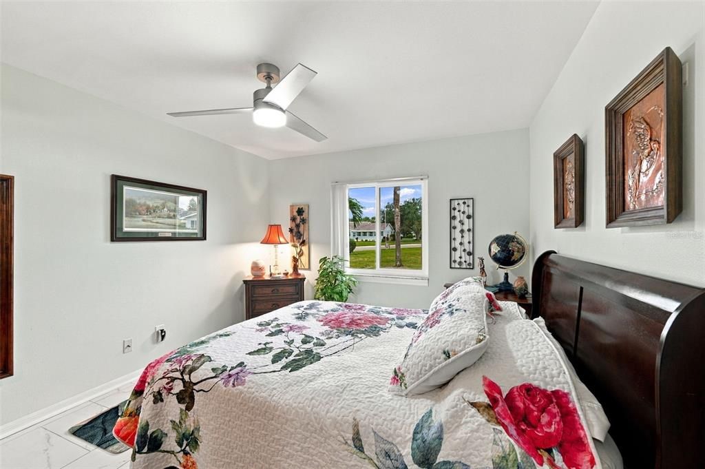 For Sale: $155,900 (2 beds, 2 baths, 1132 Square Feet)