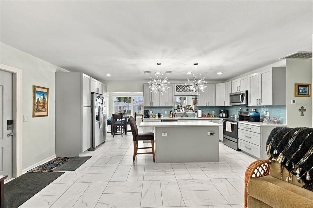 For Sale: $155,900 (2 beds, 2 baths, 1132 Square Feet)