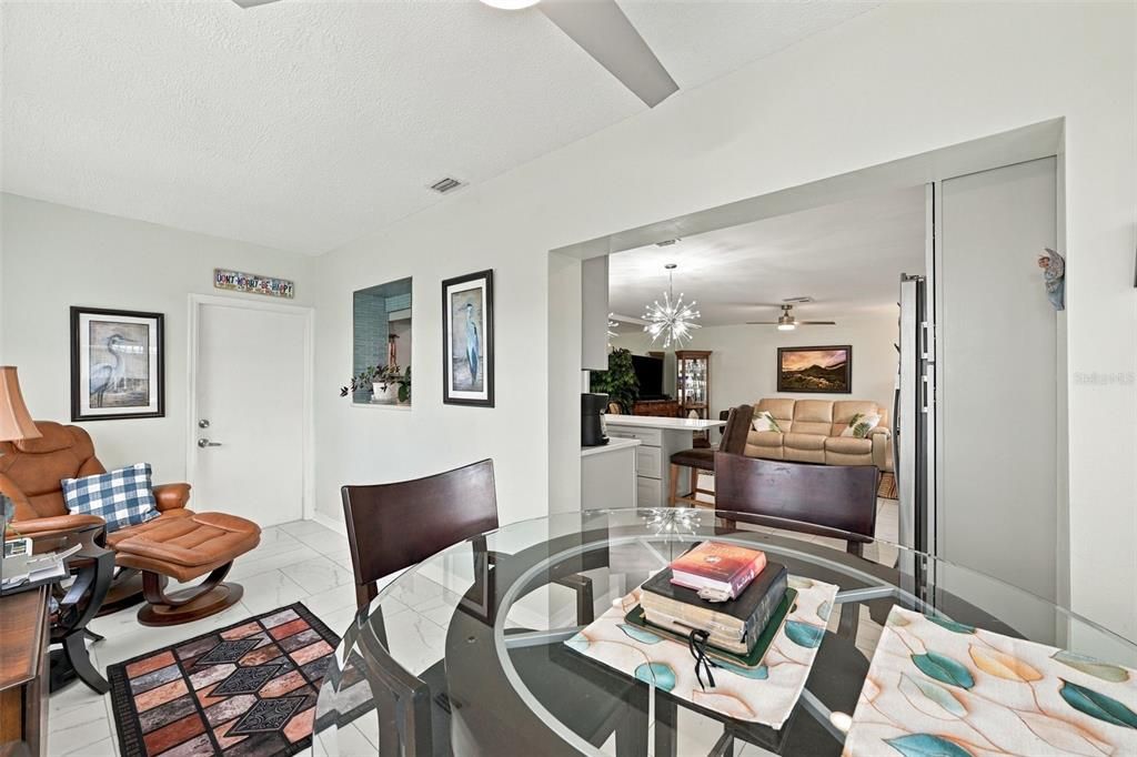 For Sale: $155,900 (2 beds, 2 baths, 1132 Square Feet)