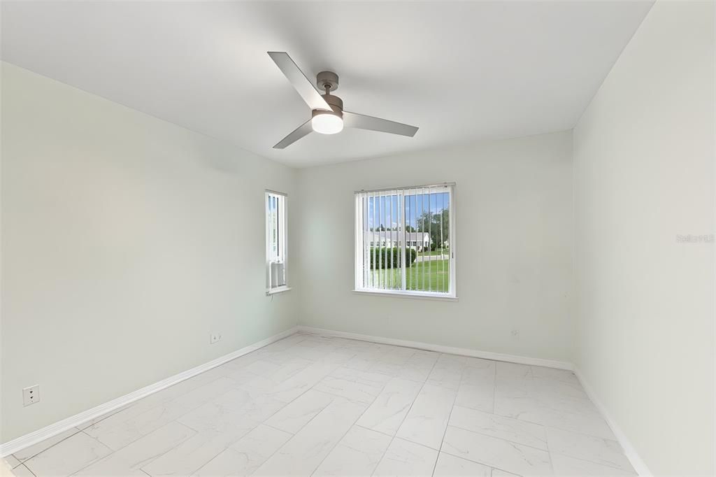 For Sale: $155,900 (2 beds, 2 baths, 1132 Square Feet)
