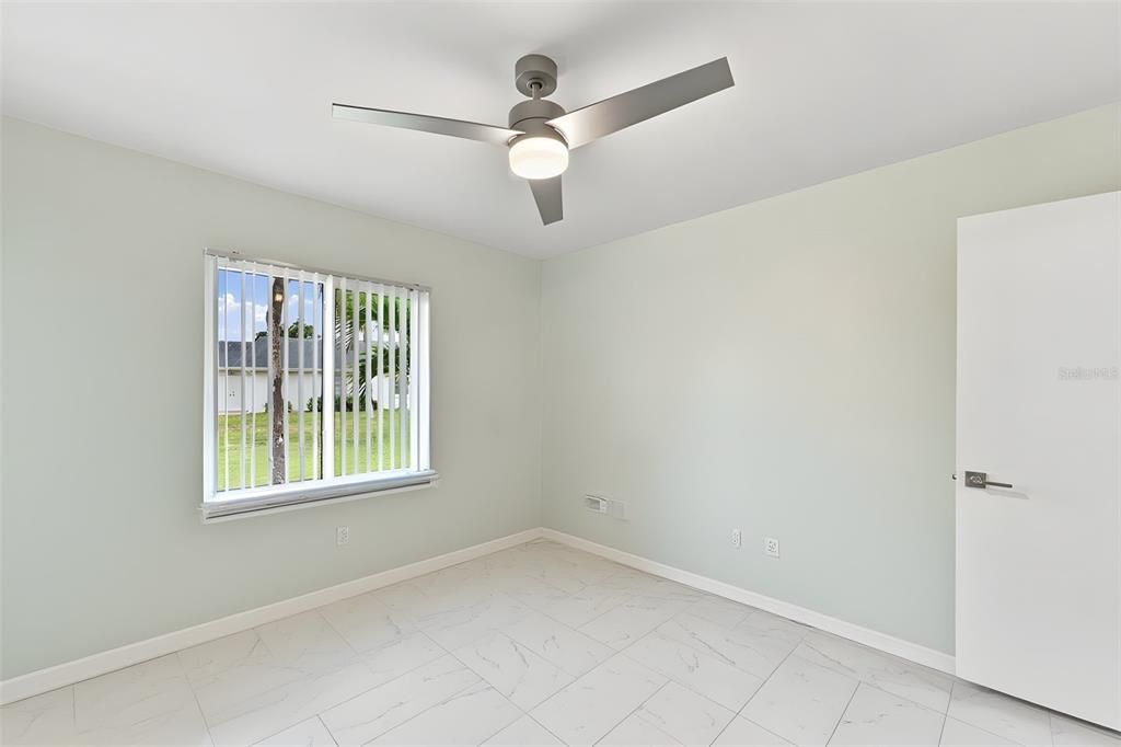 For Sale: $155,900 (2 beds, 2 baths, 1132 Square Feet)