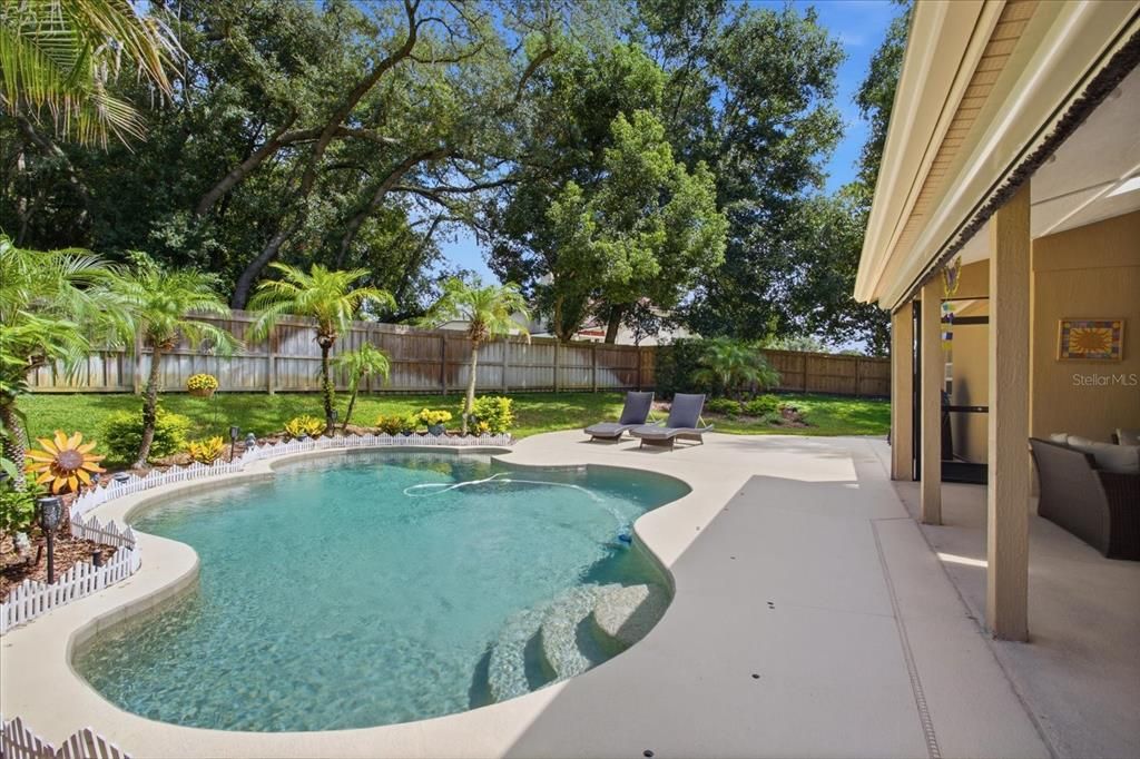 En Venta: $595,000 (4 camas, 2 baños, 2463 Pies cuadrados)