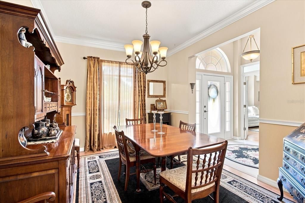 En Venta: $595,000 (4 camas, 2 baños, 2463 Pies cuadrados)