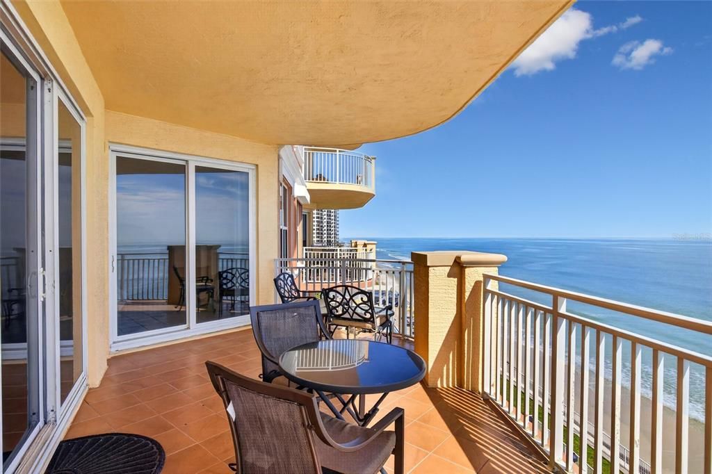 For Sale: $949,000 (3 beds, 3 baths, 2461 Square Feet)