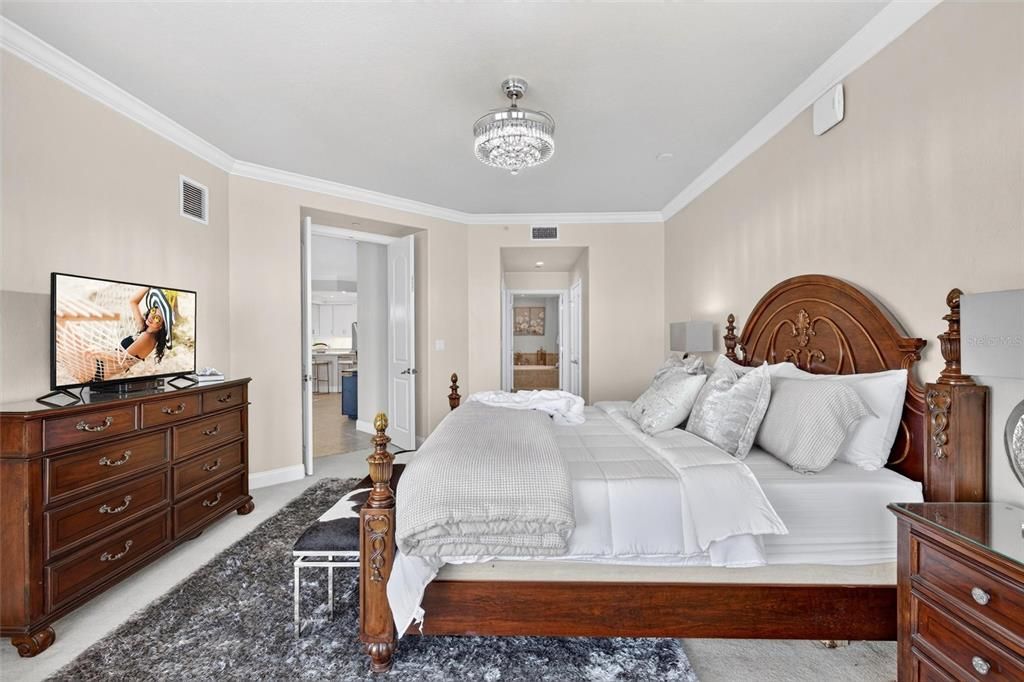 For Sale: $949,000 (3 beds, 3 baths, 2461 Square Feet)