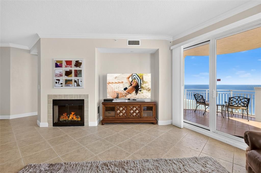 For Sale: $949,000 (3 beds, 3 baths, 2461 Square Feet)