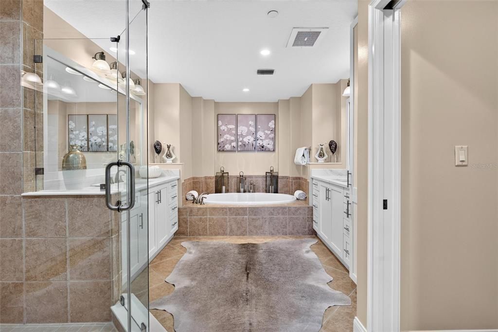 For Sale: $949,000 (3 beds, 3 baths, 2461 Square Feet)