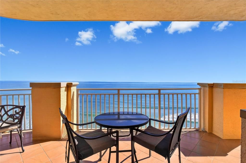 For Sale: $949,000 (3 beds, 3 baths, 2461 Square Feet)