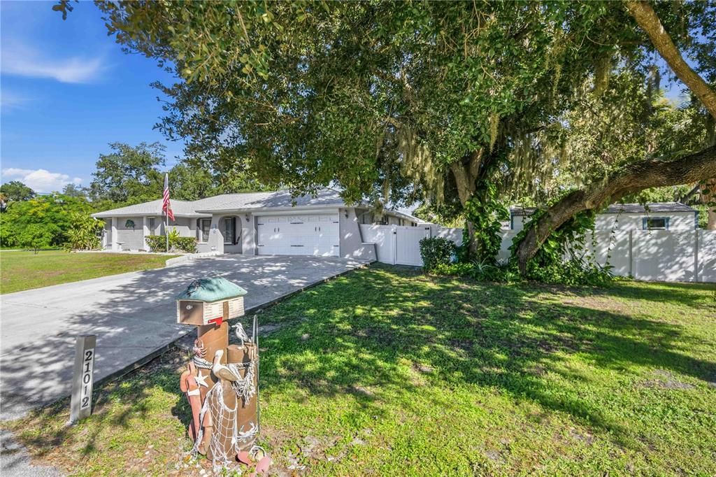 En Venta: $415,000 (3 camas, 2 baños, 2212 Pies cuadrados)