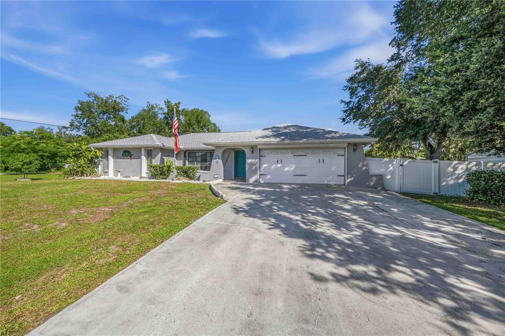 En Venta: $415,000 (3 camas, 2 baños, 2212 Pies cuadrados)
